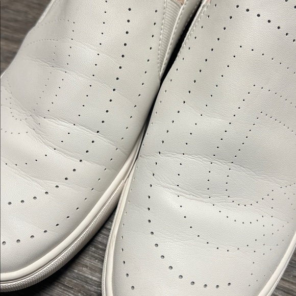 Kate Spade Azores perforated leather slip on shoes, white, size 8.5 - Picture 15 of 16